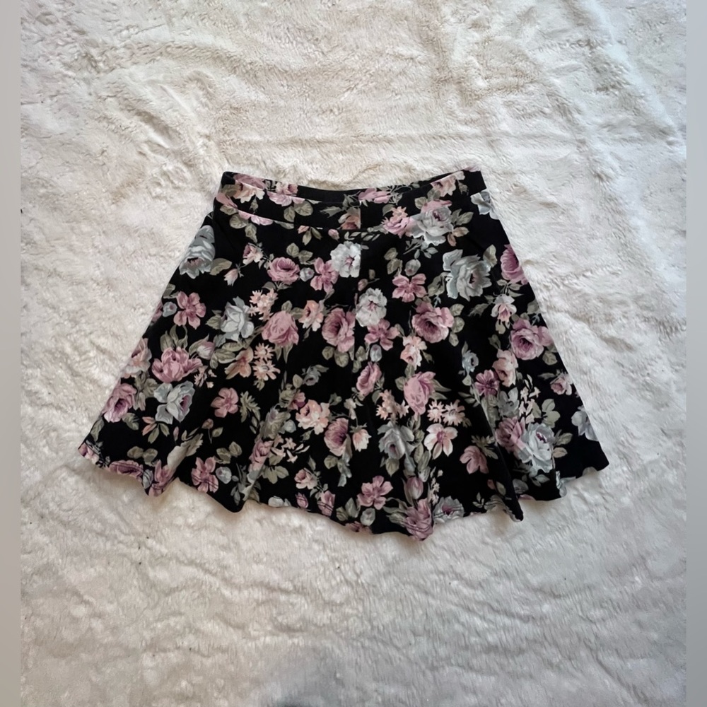 Floral print mini skirt